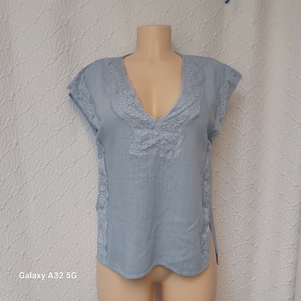 Umgee Women Size S Light Blue Lace Accent Blouse